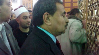 سكرتير عام كفرالشيخ يبدأ عمله بـ «التبرك»حول مقام «الدسوقي» (صور)