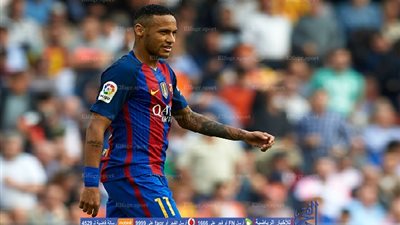 بالفيديو.. تسديدة نيمار تمر بردا وسلاما على شباك مالاجا