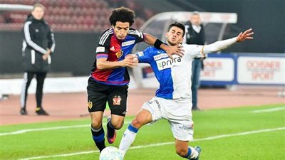 عمر جابر على دكة بدلاء بازل أمام فادوز 