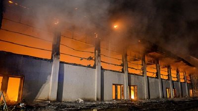 صحيفة تركية: 50 لاجئا يحرقون مركز إيواء باسطنبول