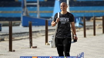 منتخب مصر يستبعد صلاح وطلبة من أمم إفريقيا ويراقب مهاجم الأهلي