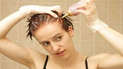 طرق بسيطة لإزالة الصبغة والبقع  الملتصقة على أطراف الرقبة والوجه!