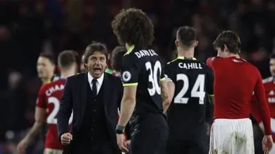 مدرب تشيلسي يتخلى عن دبلوماسيته: كوستا من أفضل مهاجمي العالم