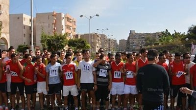 رئيس جامعة بورسعيد يفتتح مارثون  جري لطلاب التربية الرياضية (صور)