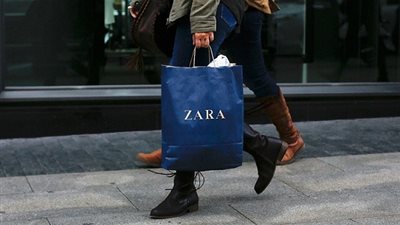 امرأة أمريكية تقاضي 