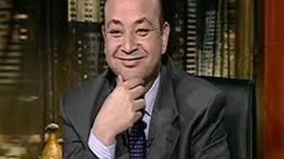 عمرو أديب مداعبًا نهاوند سري: 