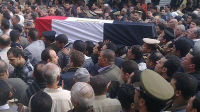 المنيا تشيع جنازة عامل لقى مصرعه في ظروف غامضة بليبيا