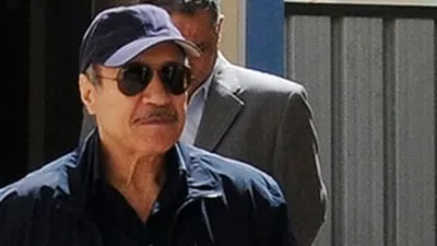 إقامة جبرية لـ 