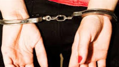 القبض على موظفة أثناء قيادتها لسيارة خاصة بالمعاقين بالقاهرة