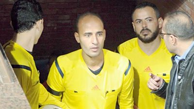 أحمد حمدي يدير مواجهة الشرقية والاتحاد السكندري