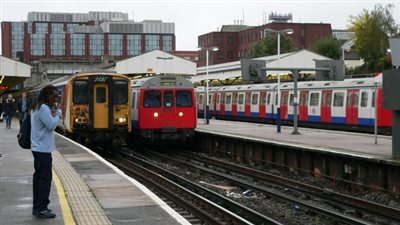 سائقو قطارات مترو انفاق لندن يعتزمون تنظيم اضراب مطلع الشهر المقبل