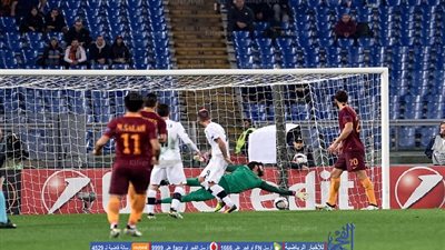 بالفيديو.. محمد صلاح يواصل ضياع الفرص أمام مرمى فيكتوريا بلزن