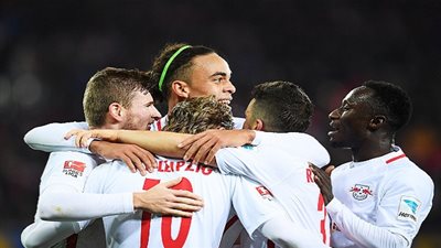 لايبزيج يسحق فرايبورج بالأربعة ويغرد في صدارة الدوري الألماني 