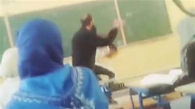 اشتباكات عنيفة بين معلم وطلاب في المغرب (فيديو)