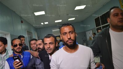 لفتة طيبة للاعبي الأهلي خلال زيارة مستشفى 