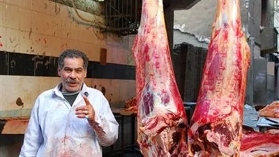 جنون في أسعار اللحوم.. المجمدة تقفز 20 جنيه والبلدي تكسر حاجز الـ 120.. وجزار: 