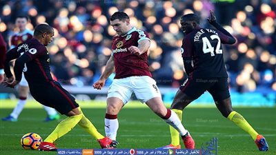  بالفيديو.. القائم يتعاطف مع بيرنلي ويتصدى لتصويبة يايا توريه