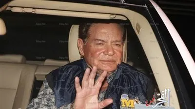 سليم خان يحتفل بعيد ميلاده الـ 81.. وغياب سلمان خان (صور)