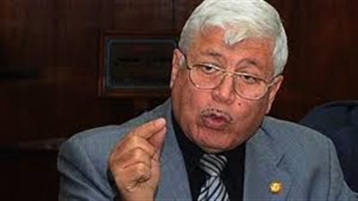 مدير كلية الدفاع الأسبق عن فيلم 