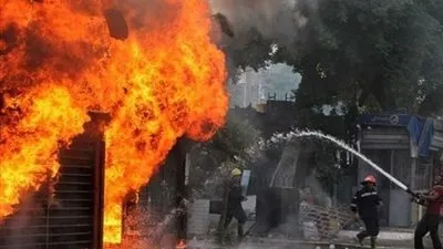 اندلاع حريق هائل بمصنع للزيوت بمدينة 