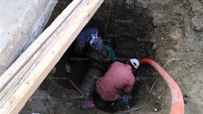 حي الأربعين يتنهي من تركيب محبس خط 300 بوصه بميدان الترعة بالسويس (صور)