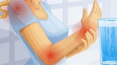 6 علامات تظهر على جسمك تؤكد حاجتك لتناول الكثير من الماء