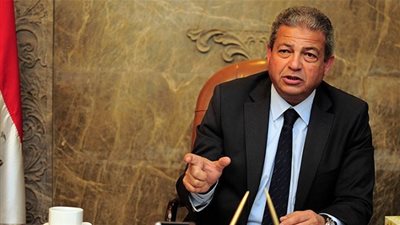 غدا.. وزير الشباب فى حوار مفتوح مع طلاب الجامعة الكندية 