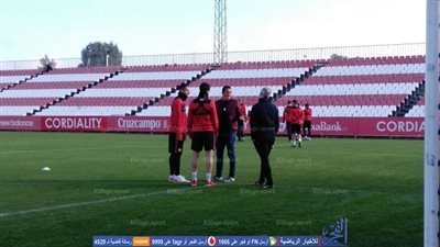 باكا يزور زملاءه السابقين في مران إشبيلية