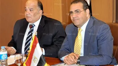 منع وقوف المركبات والسيارات على جانبي شارع جيهان بقرار محافظ الدقهلية (صور)