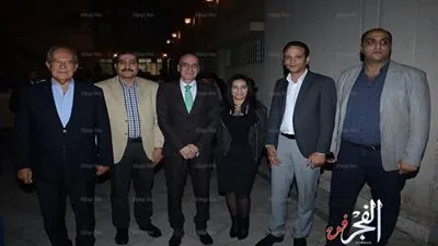 محمد عبلة يركب حصان خياله بقاعة 