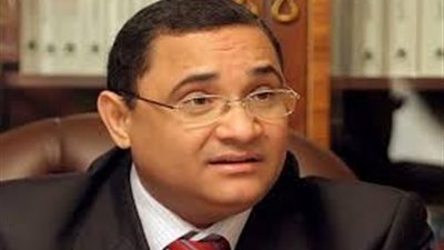 عبدالرحيم علي: 