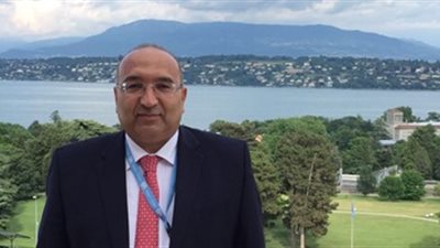 أول تعليق لـ سفير مصر بجنيف بعد المطالبه برحيله