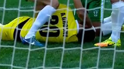 بالفيديو.. إغماء حارس مرمى بعد تصدي أسطوري لركلة جزاء 