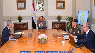 السيسي يبحث مع وزير الصناعة و
