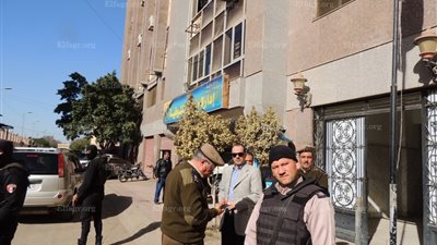 مدير أمن المنوفية يفاجئ الخدمات الأمنية والمرورية بشبين الكوم (صور)