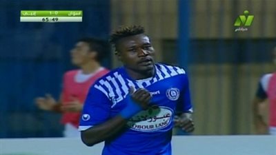 بالفيديو.. مهاجم أسوان يراوغ مدافع إنبي بمهارة عالية