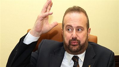 نائب رئيس هيئة قضايا الدولة يتدخل في أزمة الأولمبية وعطا