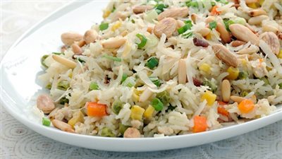 طريقة عمل أرز بالدجاج والبازيلا