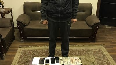 القبض على عاطلين لتوزيعهما المخدرات بمنشأة ناصر