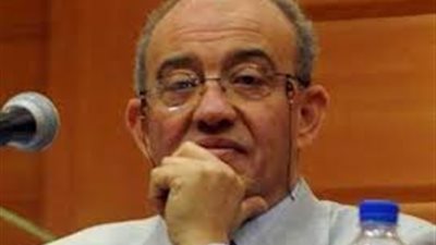 وزير القوى العاملة الأسبق عن قانون الجمعيات الأهلية الجديد: 