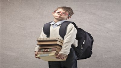 5 نصائح لكيفية حمل الشنط المدرسية لحماية العمود الفقري لطفلك
