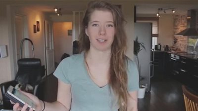 فتاة أمريكية تحاول تتكلم اللغة العربية (فيديو)