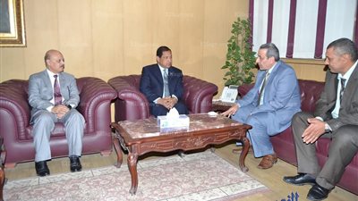 رئيس هيئة محو الأمية يستعرض سبل القضاء على ظاهرة التسريب من التعليم بالغربية ( صور )
