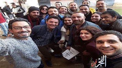 سيلفى يجمع فريق فيلم 