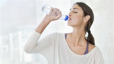 تحذير.. الإكثار من شرب الماء قد يسبب الوفاة