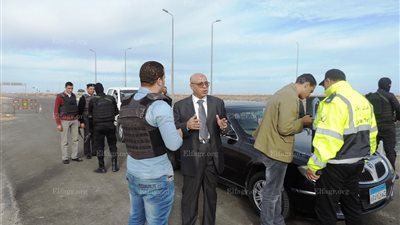 مدير أمن مطروح  يتفقد الخدمات والأكمنة الأمنية بالمحافظة (صور)