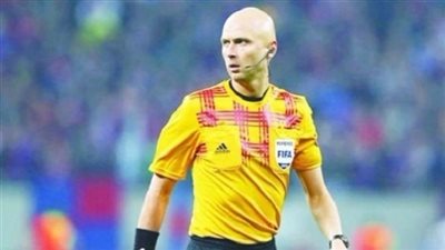 الحكم الروسي كاراسيف يدير مباراة برشلونة ومونشنغلادباخ