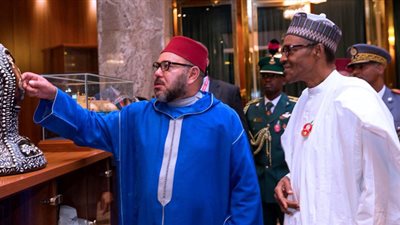 العاهل المغربي والرئيس النيجيري يترأسان مراسم التوقيع على 14 اتفاقية للتعاون الثنائي