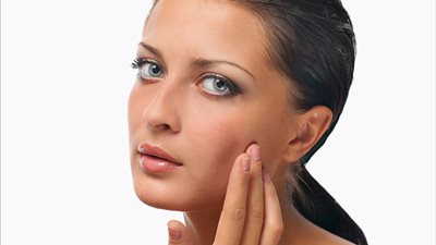 7 أعشاب طبيعية تخلصك من حب الشباب.. تعرفي عليها