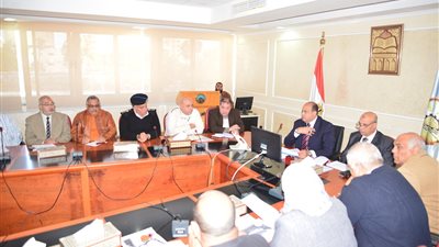 محافظ مطروح: لن أسمح بأي إهمال بالمدارس وسيتم محاسبة المسئولين 